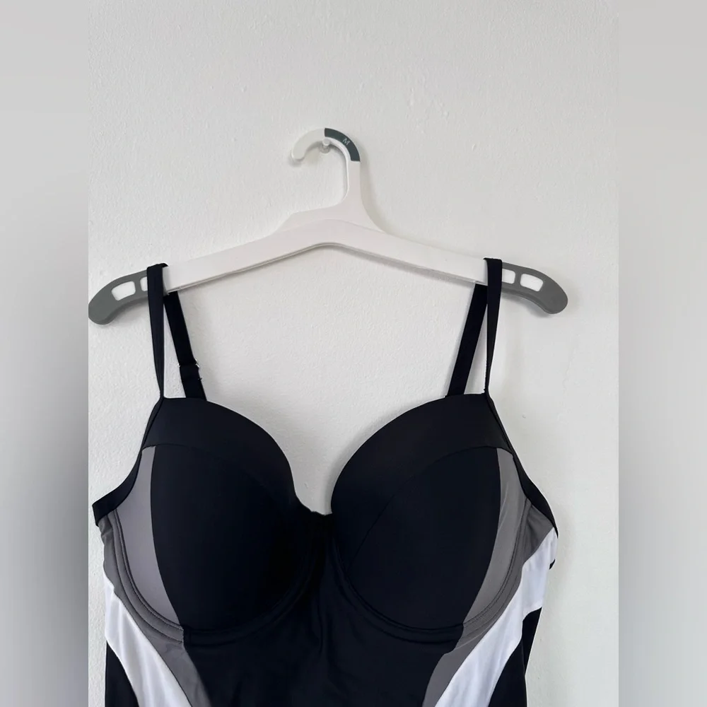 NWOT DKNY Colorblocked Tummy Control Underwire One-Piece Swimsuit  Size 12 - Picture 8 of 10